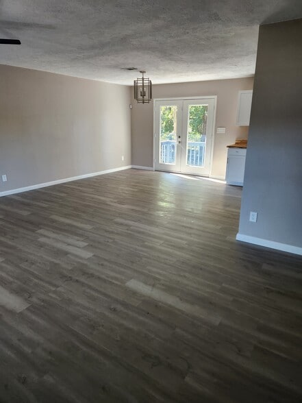 Building Photo - 7433 Dillon Ln