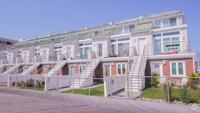 Building Photo - 5208 Boardwalk