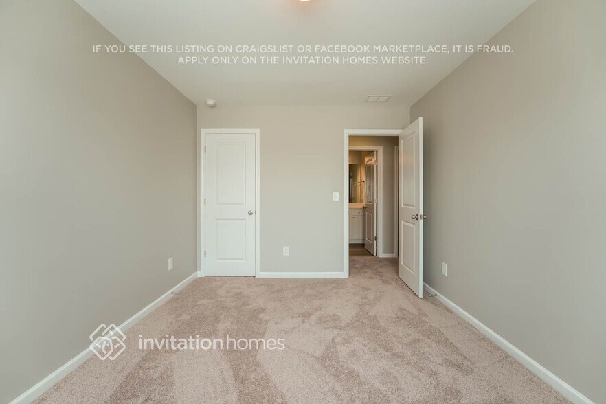 Building Photo - 2088 Boxwood Cir