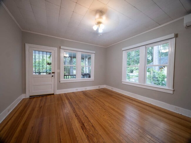 Building Photo - 414 Laurens St NW