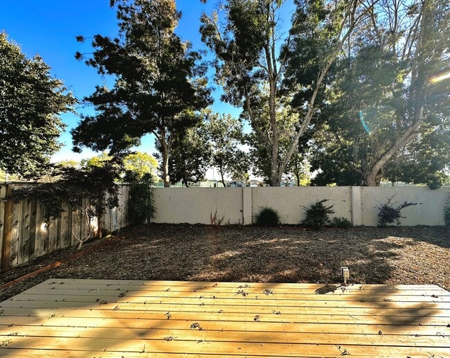 Building Photo - 1513 Mary Pl