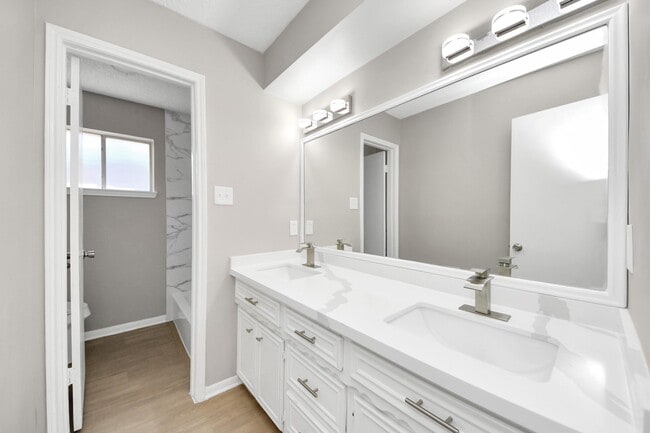 Building Photo - 6222 Vickijohn Dr