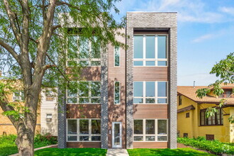 Building Photo - 4931 N Kimball Ave