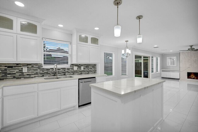 Building Photo - 405 Mystic Trail Loop