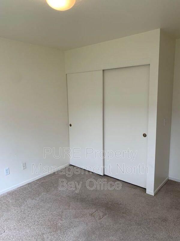 Building Photo - 2155 Meadowbrook Ct