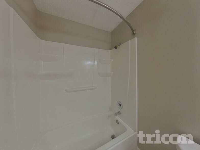 Building Photo - 12739 Serenade Cir N