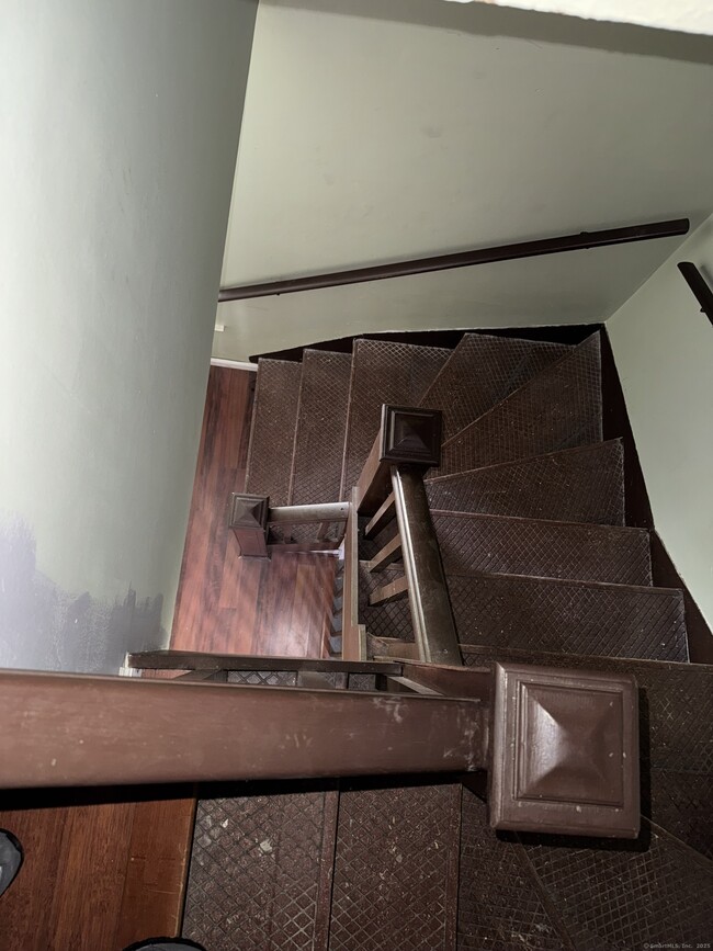 Building Photo - 44 Ashley St