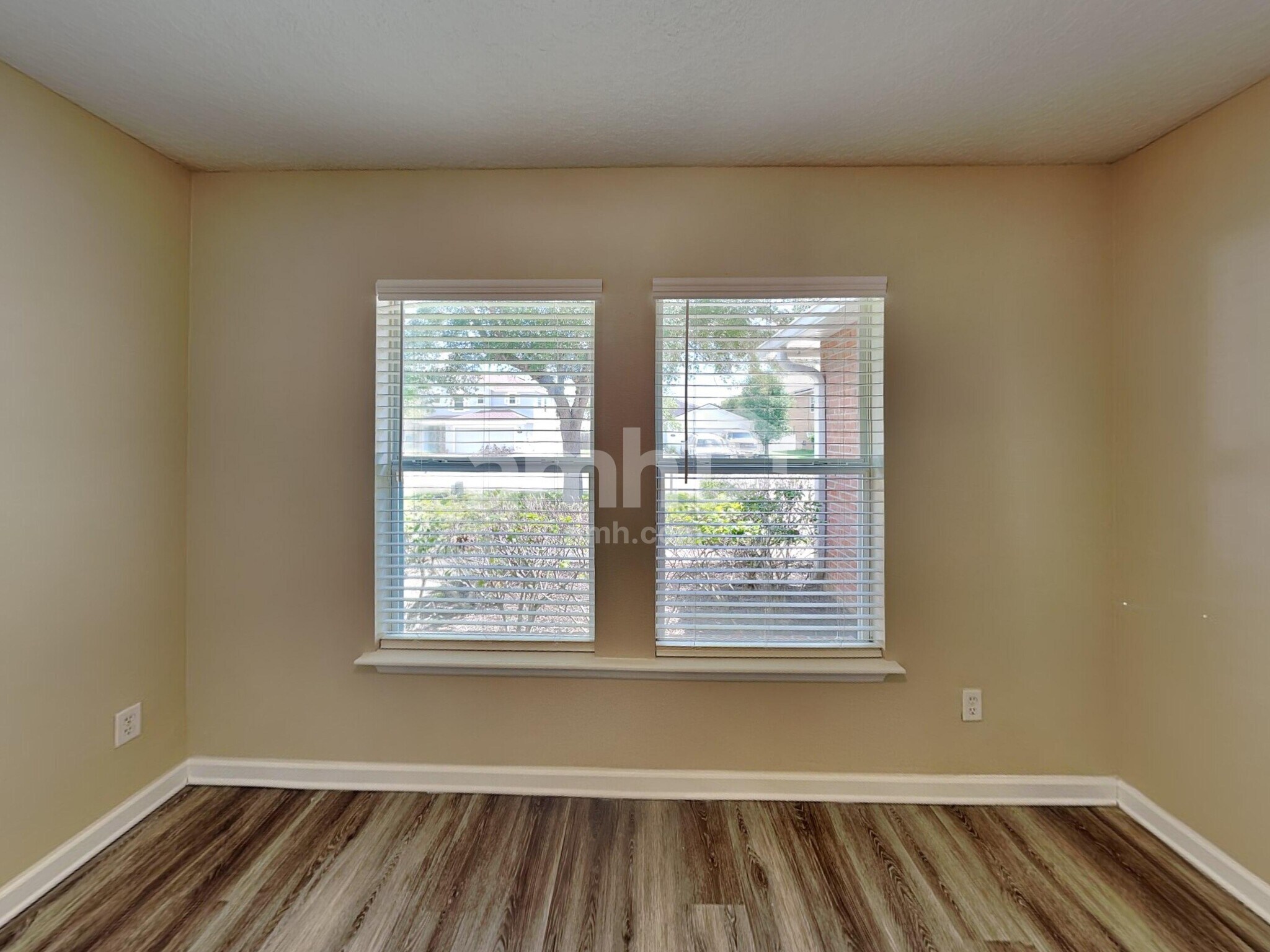 Building Photo - 421 Monet Ave