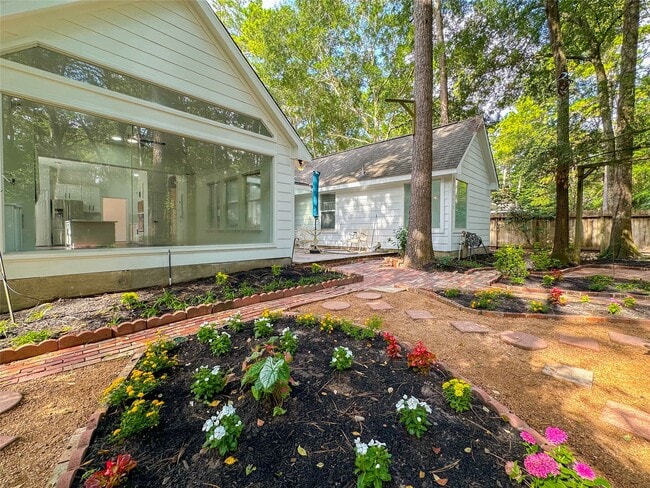 Building Photo - 93 N Acacia Park Cir