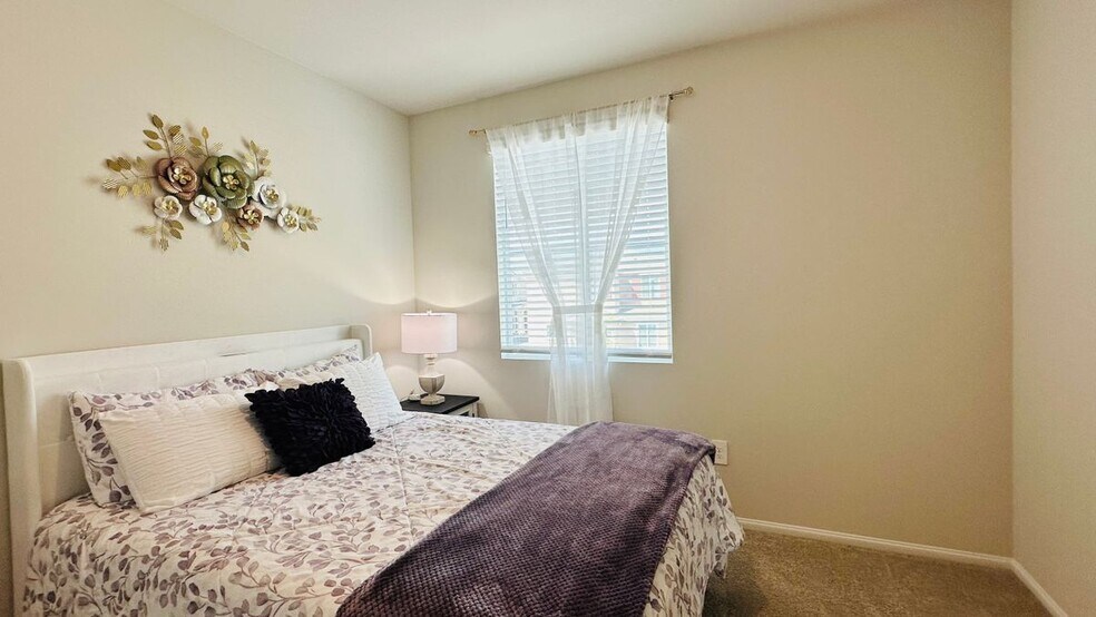 Building Photo - 1121 Tropic Ct