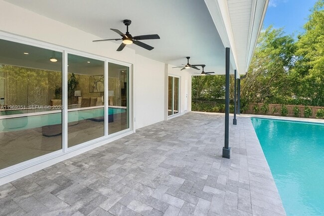 Building Photo - 3801 NE 16th Terrace