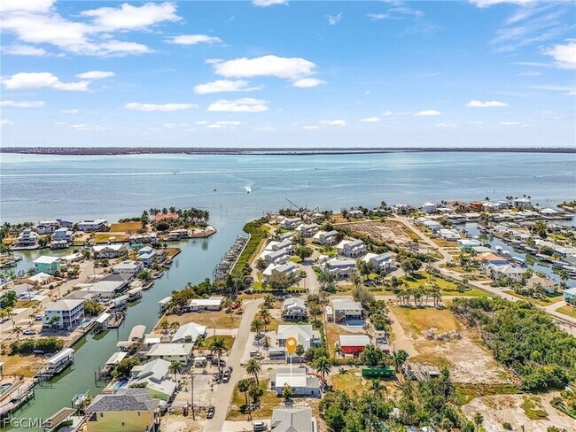 Building Photo - 2371 Baybreeze St