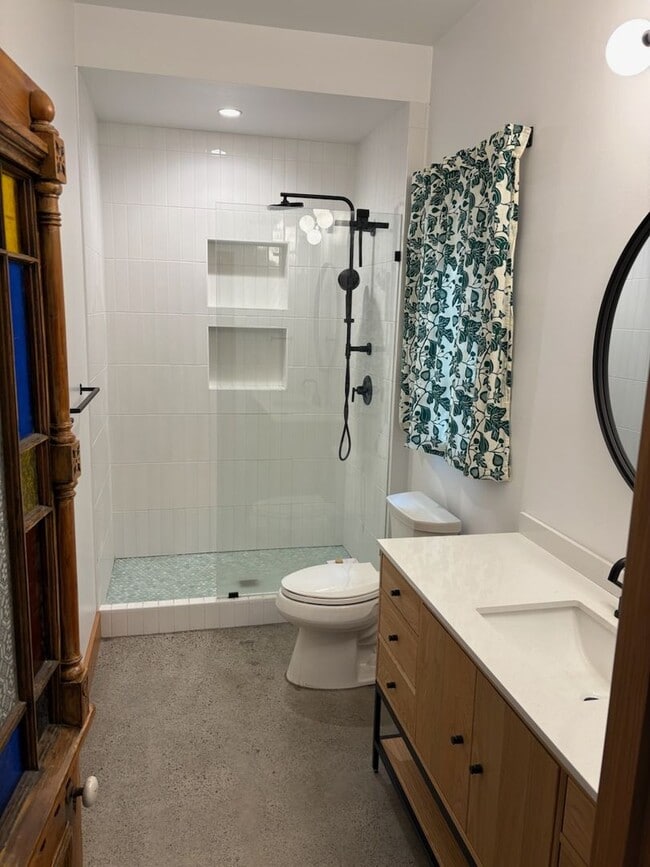 Building Photo - Downtown Bozeman Apartment for Rent!