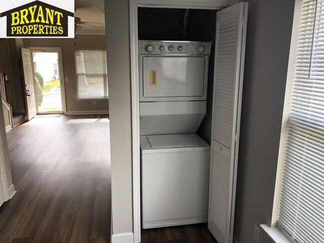 Building Photo - Nashville - 2 Bedroom Condo 2.5 Baths 37214