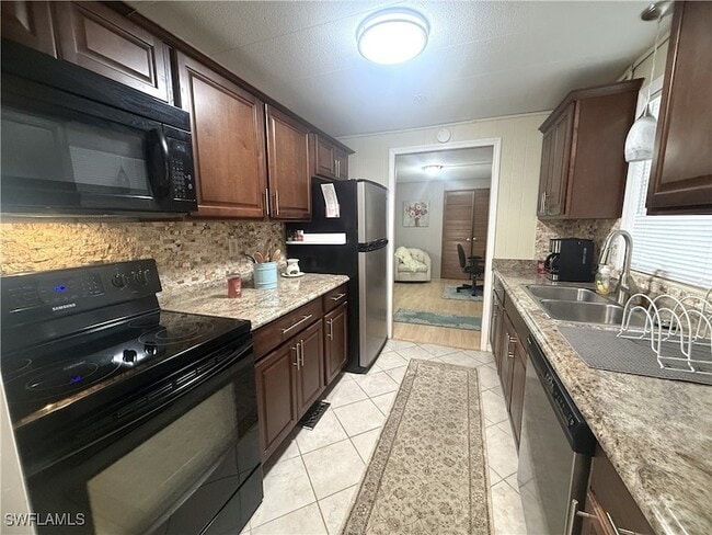 Building Photo - 455 Jacaramba Ct