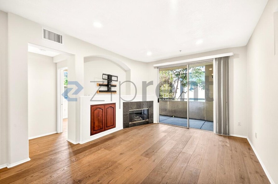 Building Photo - 13075 Pacific Promenade