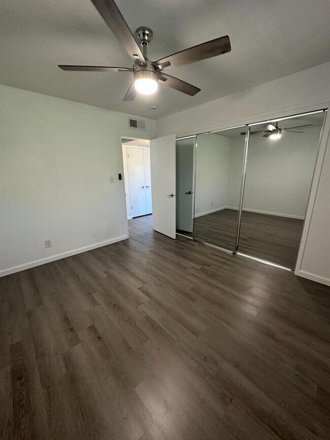Building Photo - 1415 E Rialto Ave