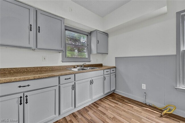 Building Photo - 3341 E 145th St