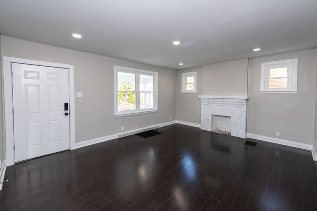 Building Photo - NORTH COLLEGE HILL -  Stunning remodel 3be...