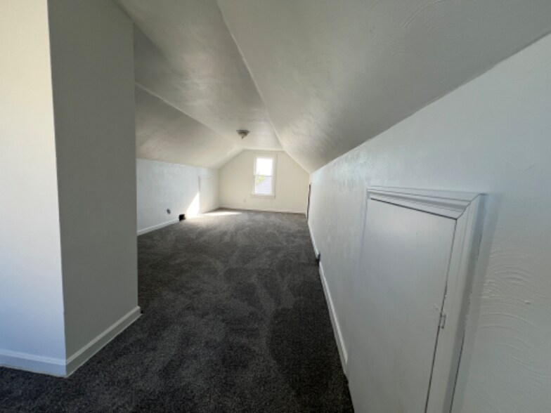 Building Photo - 148 Helena Dr