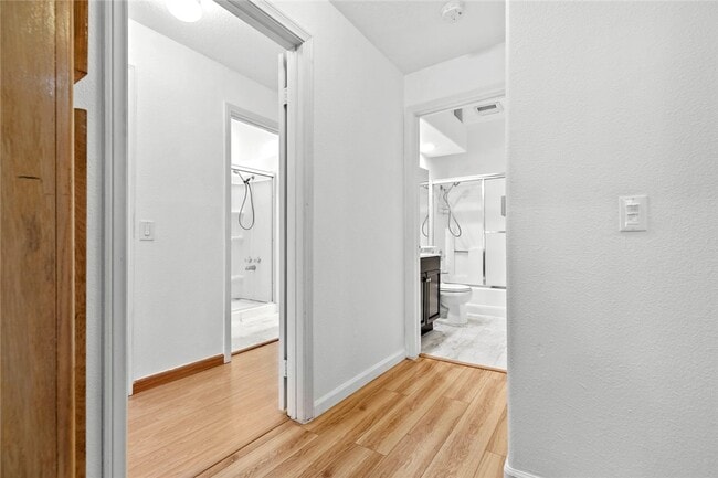 Building Photo - 16940 Chatsworth St