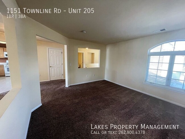 Building Photo - Spacious Executive Style Condo