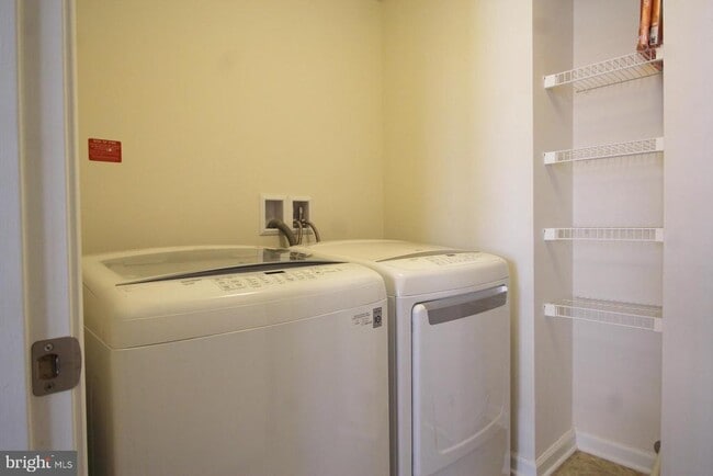 Building Photo - 13615 Air and Space Museum Pkwy