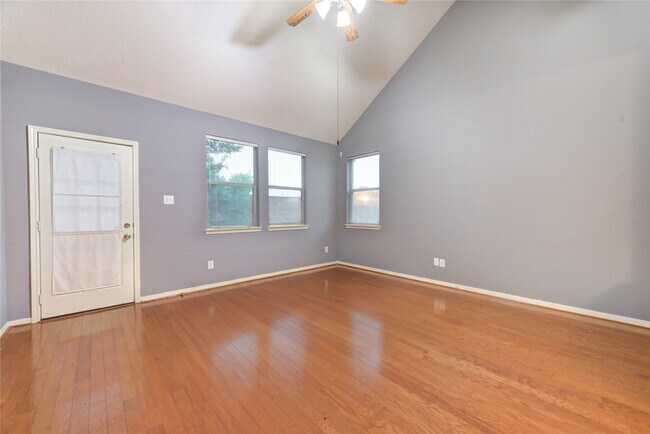 Building Photo - 2931 Meadowglen Cove