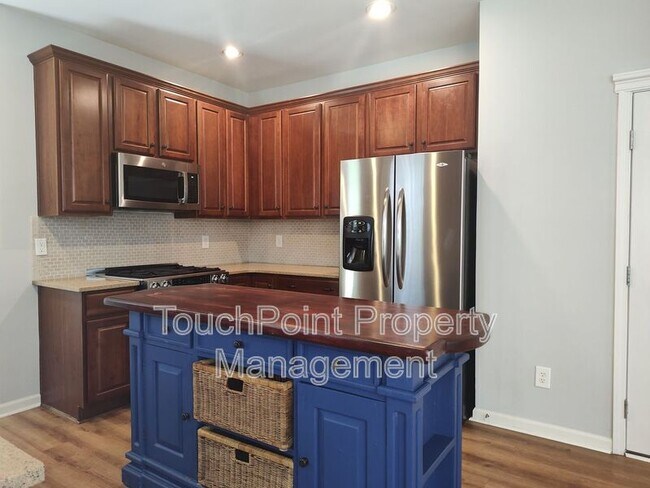Building Photo - 16121 Long Talon Way