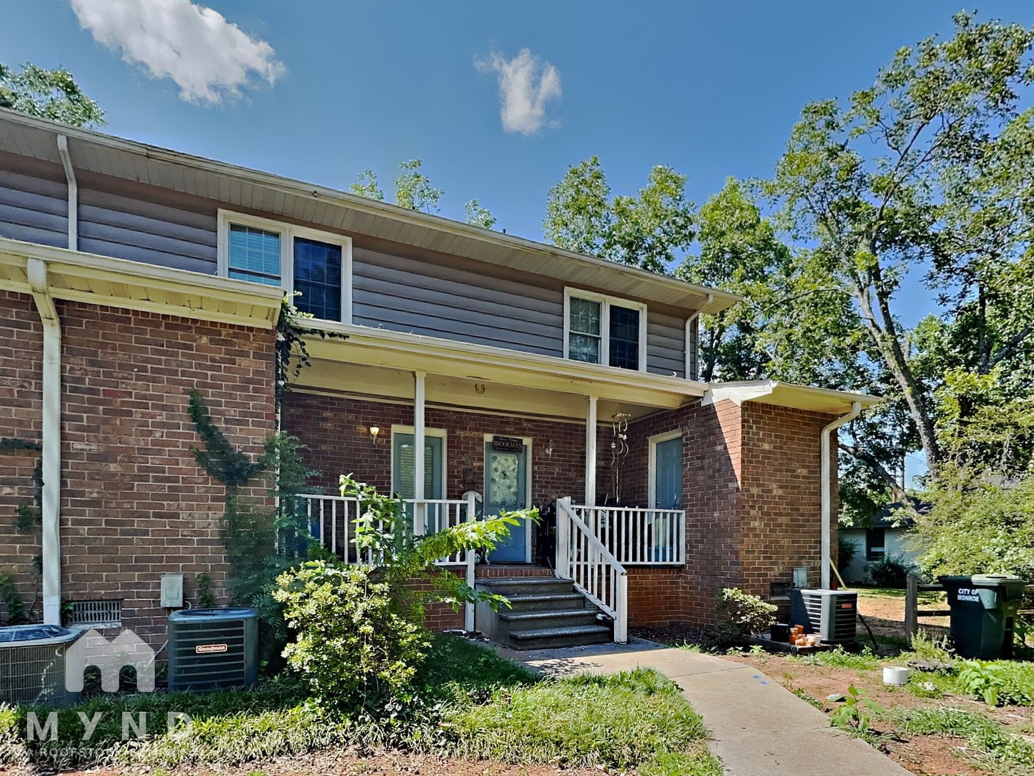 Building Photo - 808 E Spring St
