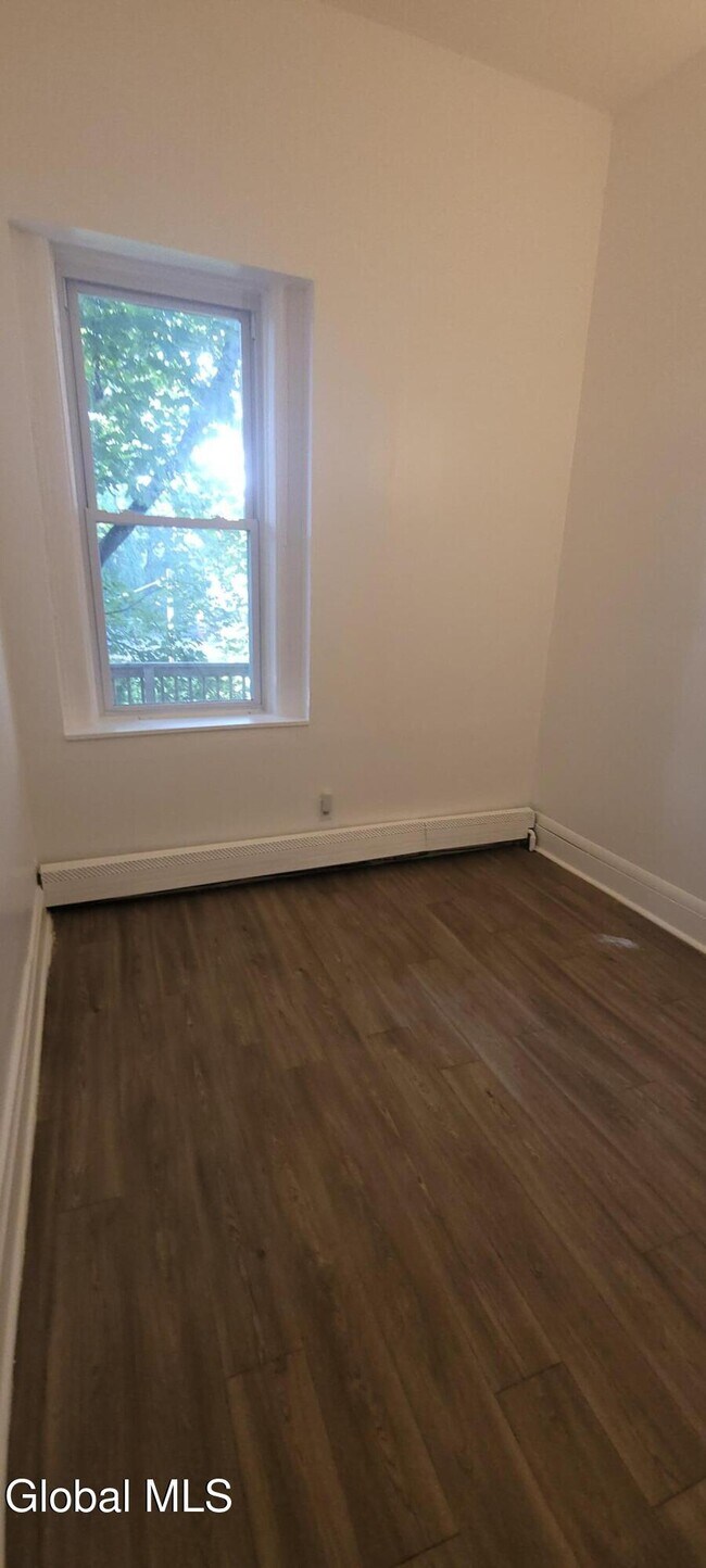 Building Photo - 9 St Joseph's Terrace