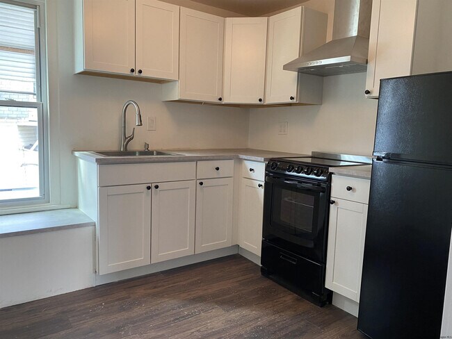 Building Photo - 1465 Creek Locks Rd