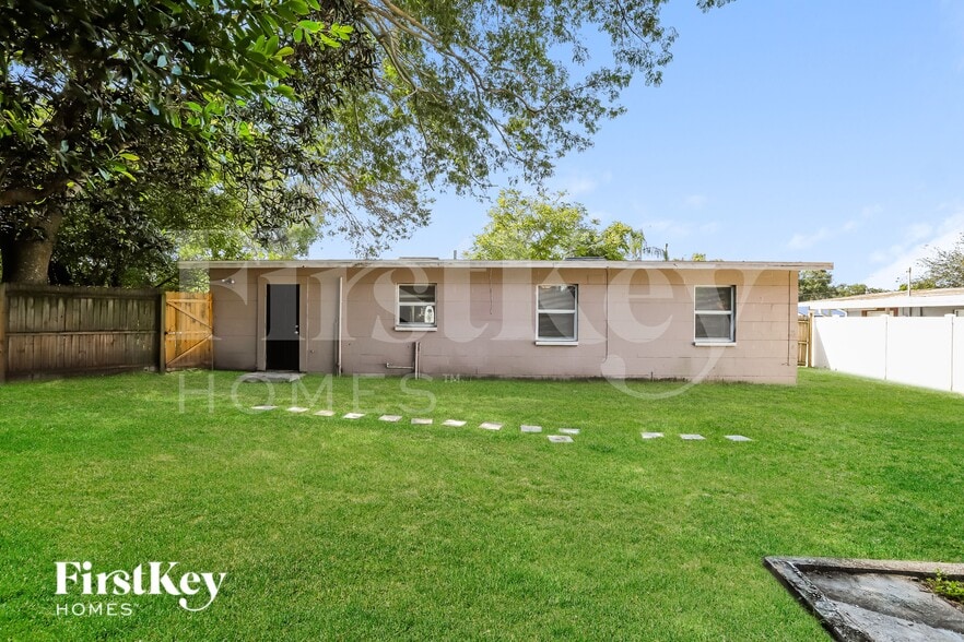 Building Photo - 2107 W Herman St