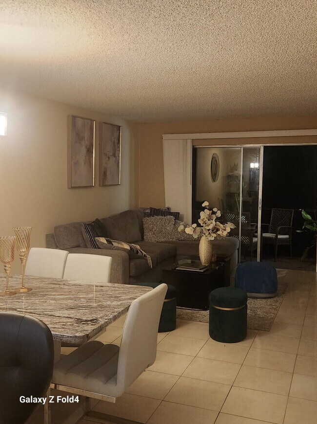 Primary Photo - 7831 S Colony Cir