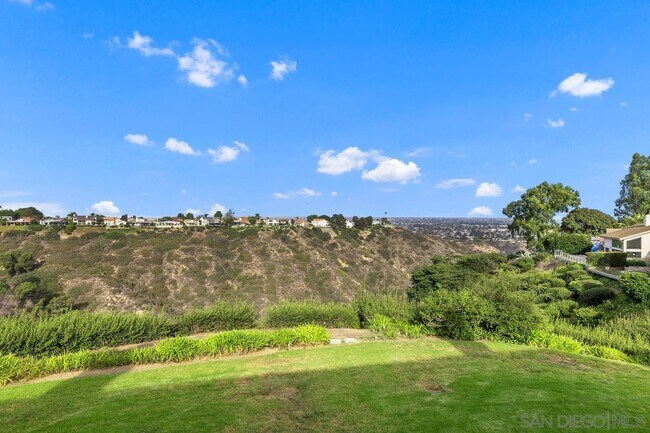 Building Photo - 6423 Caminito Aronimink