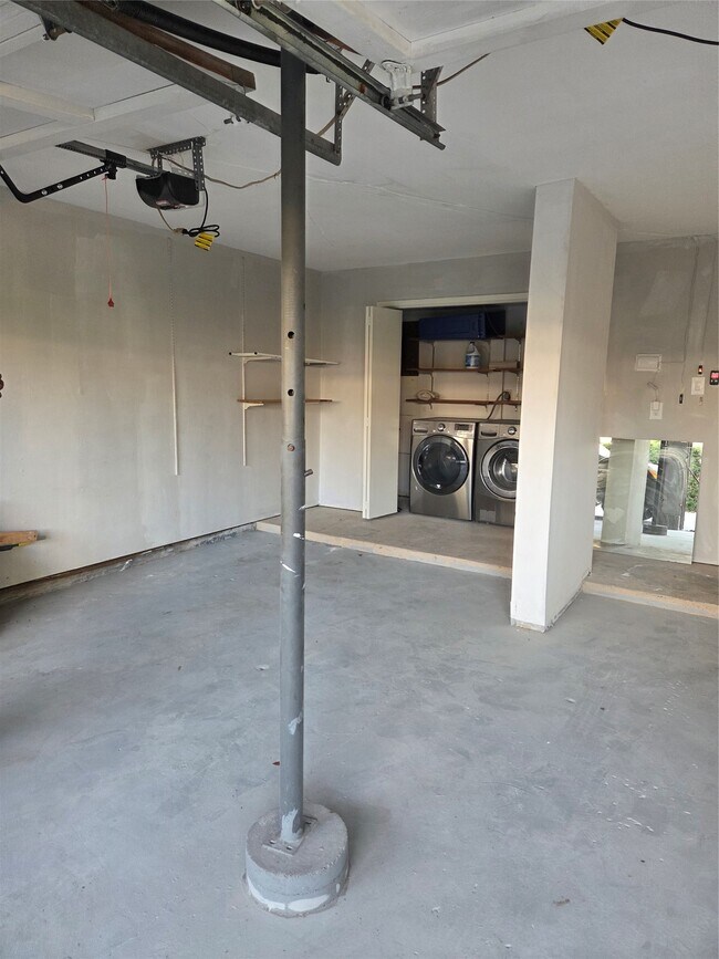 Building Photo - 1114 Augusta Dr