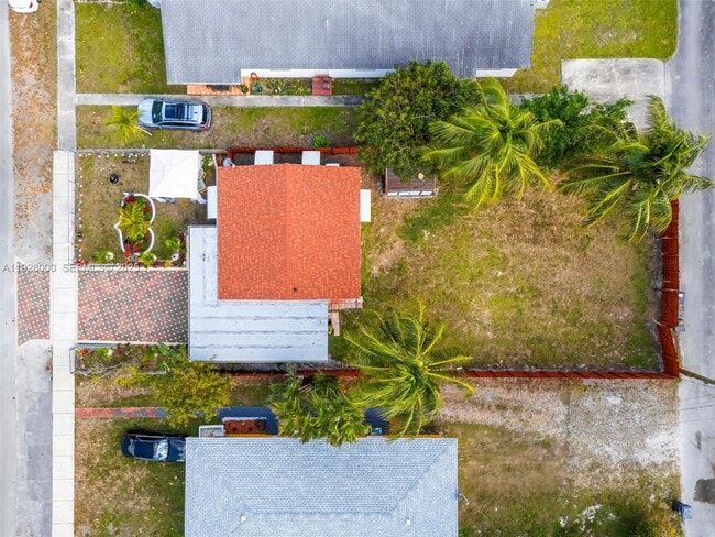 Building Photo - 2210 Roosevelt St