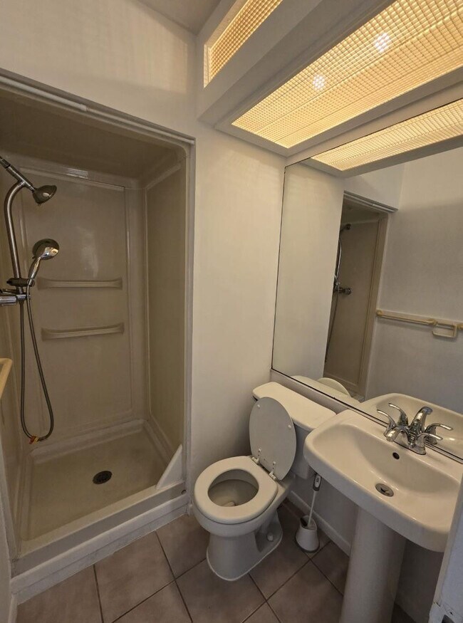 Building Photo - 31 SW 10th St