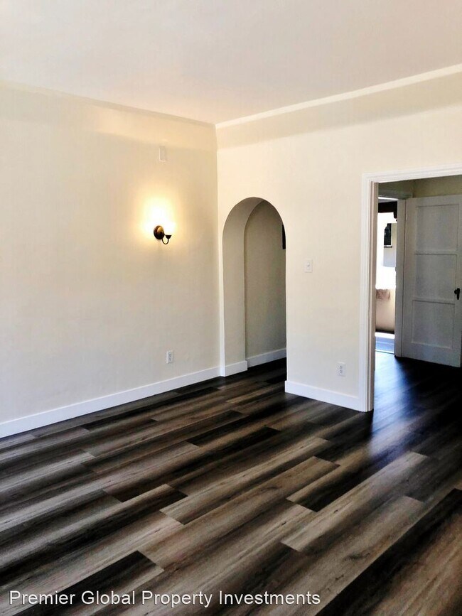 Building Photo - 2135 Fair Park Ave