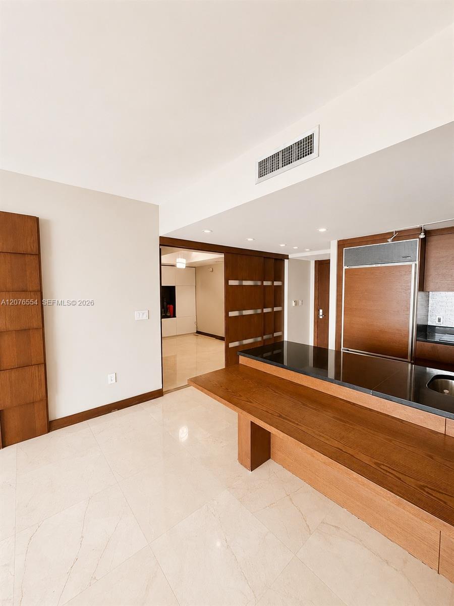 Building Photo - 465 Brickell Ave