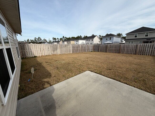 Building Photo - FOR RENT