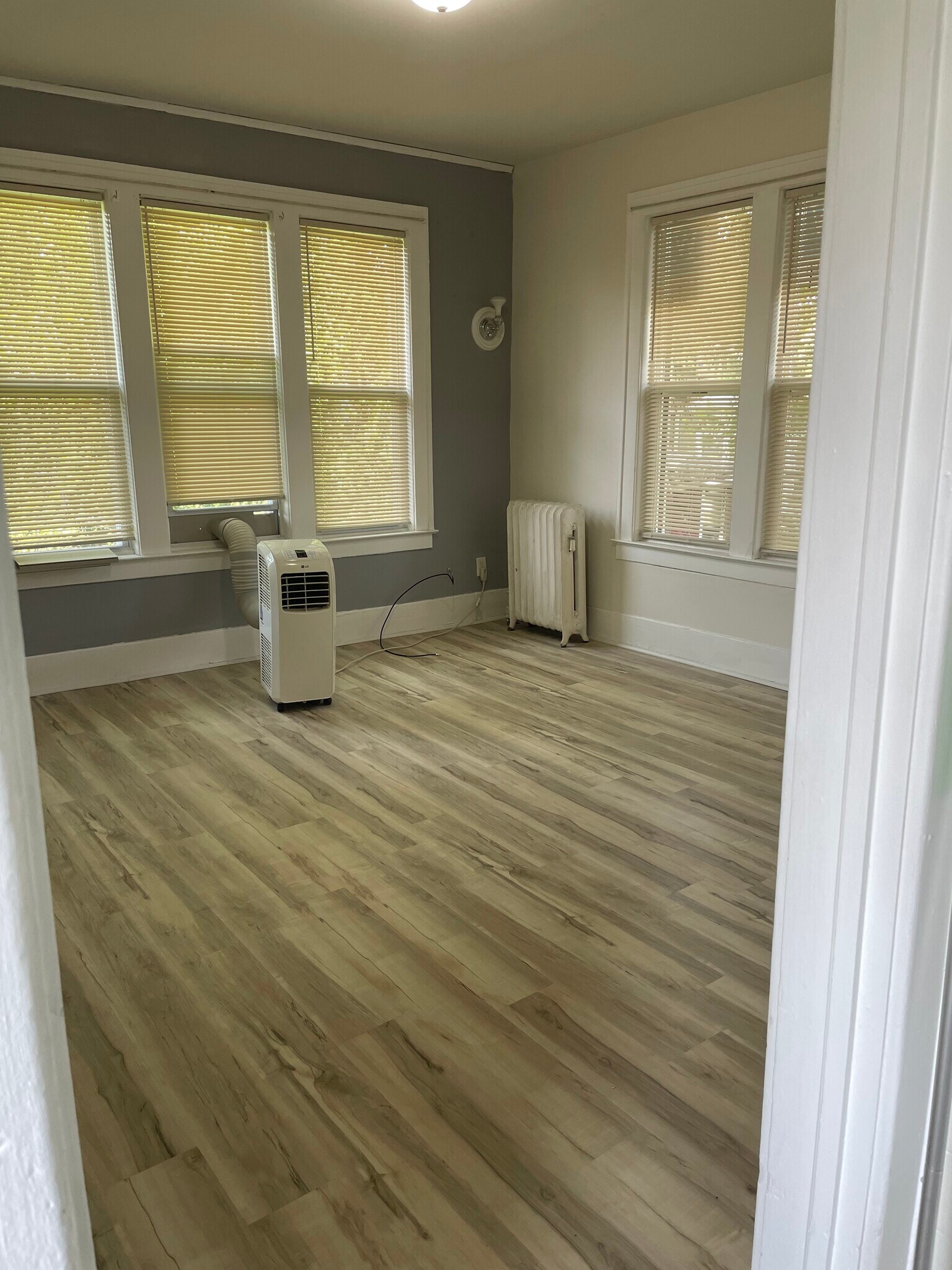 Building Photo - 701 Collingwood St