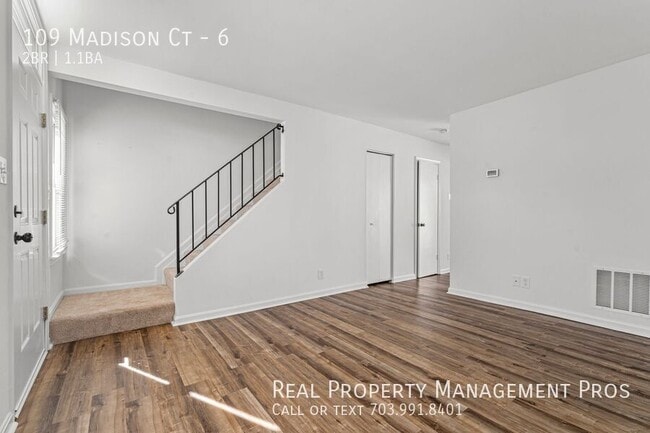 Building Photo - 109 Madison Ct