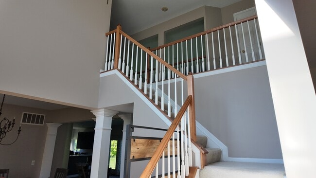 Building Photo - Spacious 4-Bed Gem with Balcony, Vaulted Ceilings, and Attached Garage in Loveland