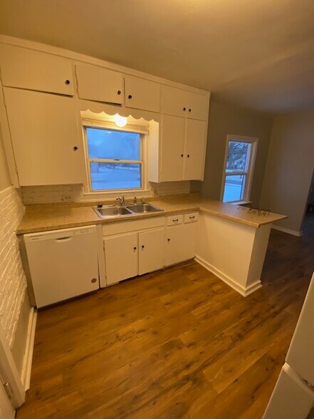 Primary Photo - 1206 McCullough St