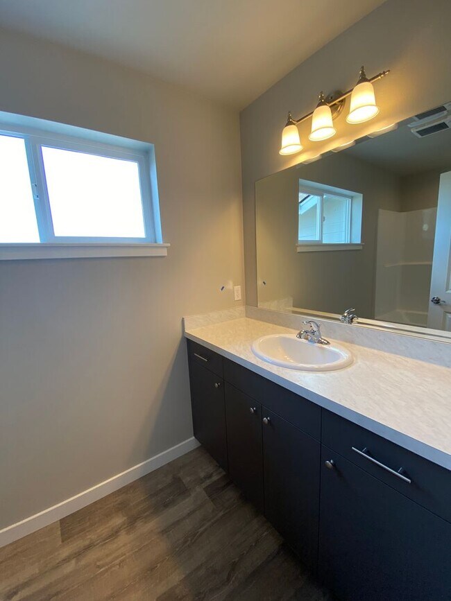 Building Photo - NO1418