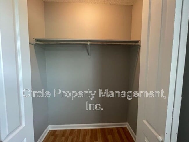 Building Photo - 111 Claybill Dr