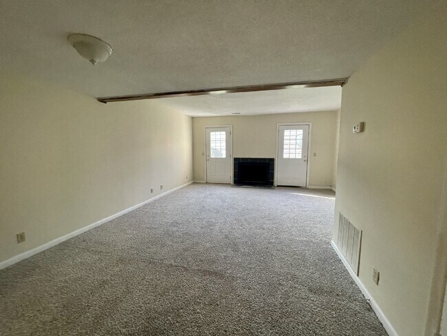Building Photo - Townhouse for Rent