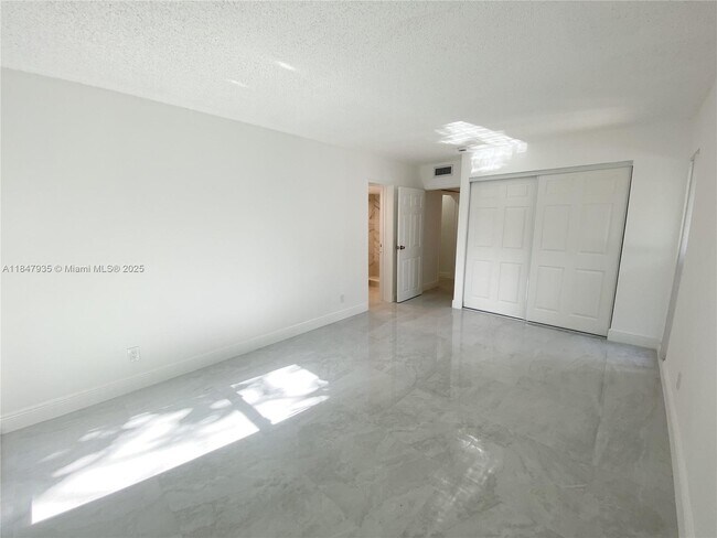 Building Photo - 7805 NW 67th Ave