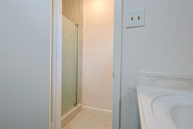 Building Photo - 9910 Kent Towne Ln